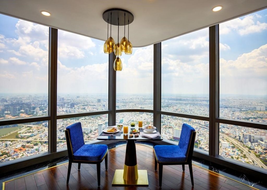Nhà hàng đẳng cấp 5 sao view toàn thành phố từ Landmark 81